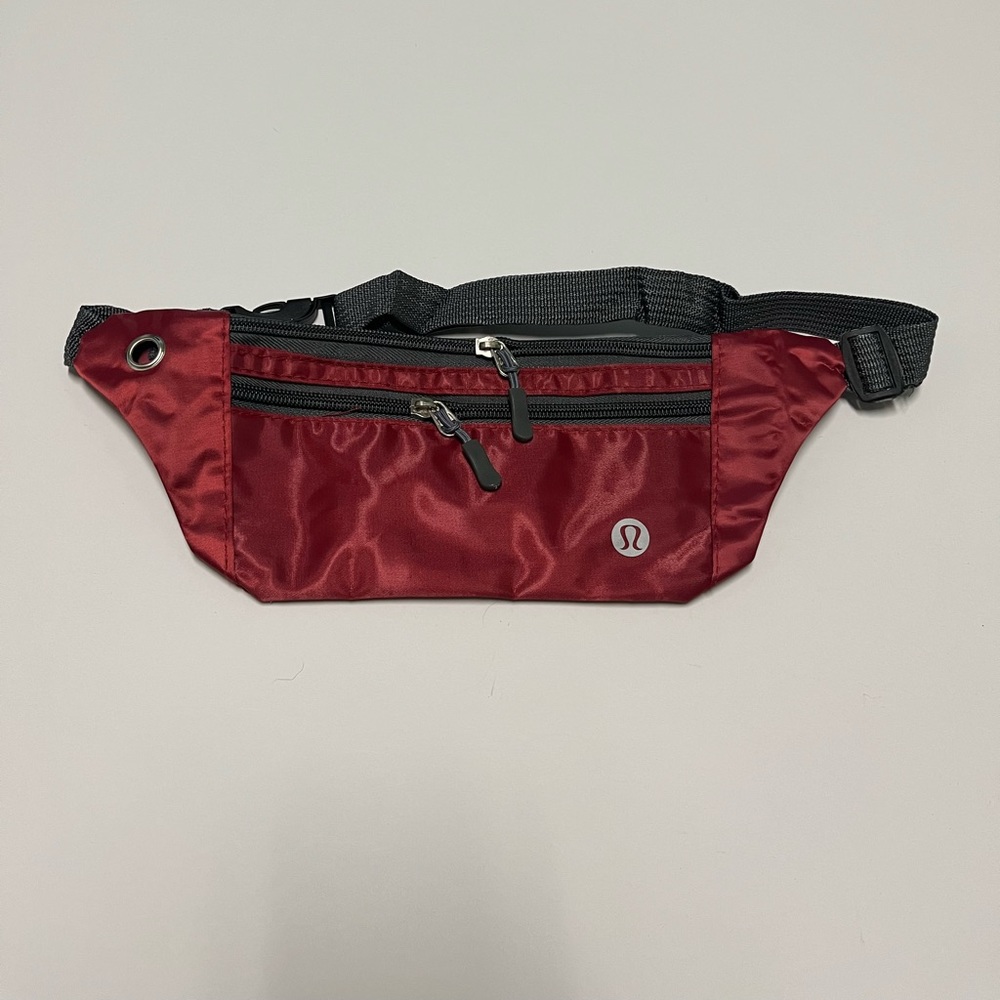 Lululemon belt bag / OS / Red